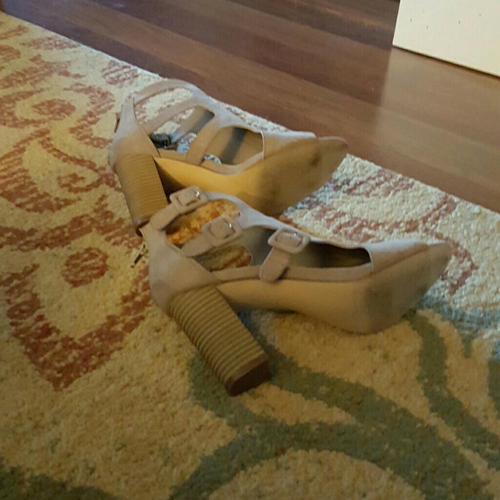 Madden Girl peep toe ankle boots size 6.5 EUC - Picture 4 of 4
